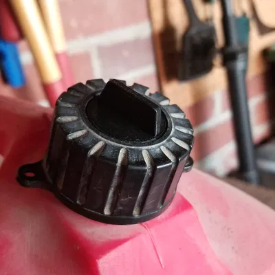 Nắp Vòi Bình Xăng Rubbermaid