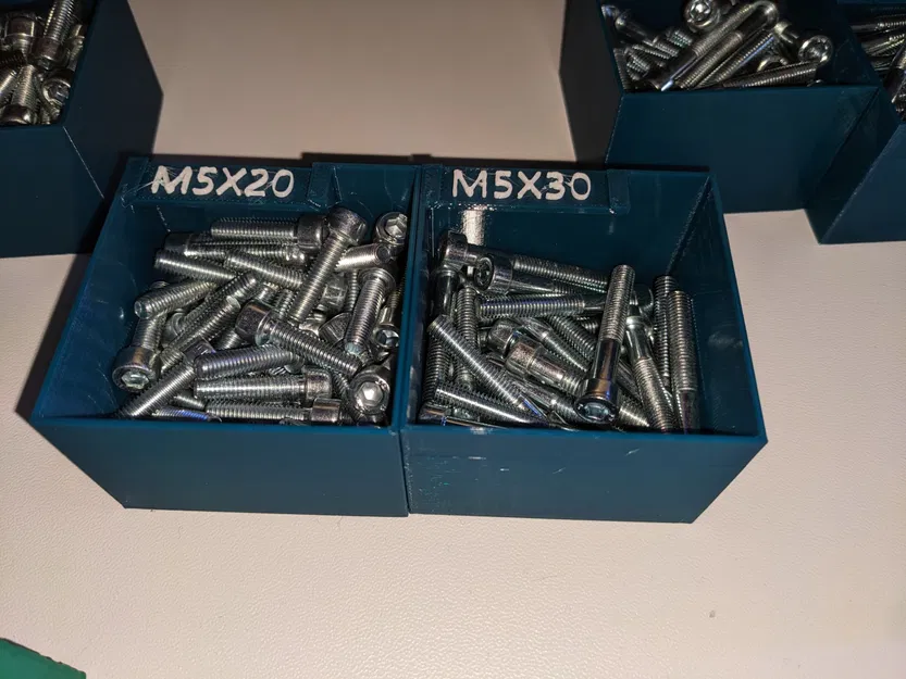 Hộp đựng đồ có chỗ gắn tên - Image 1