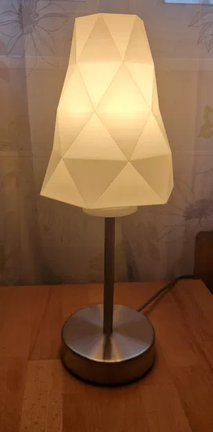 Chao Đèn Phong Cách Low Poly - Image 1