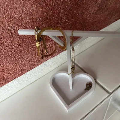 Giá Cắm Trang Sức Hình Trái Tim