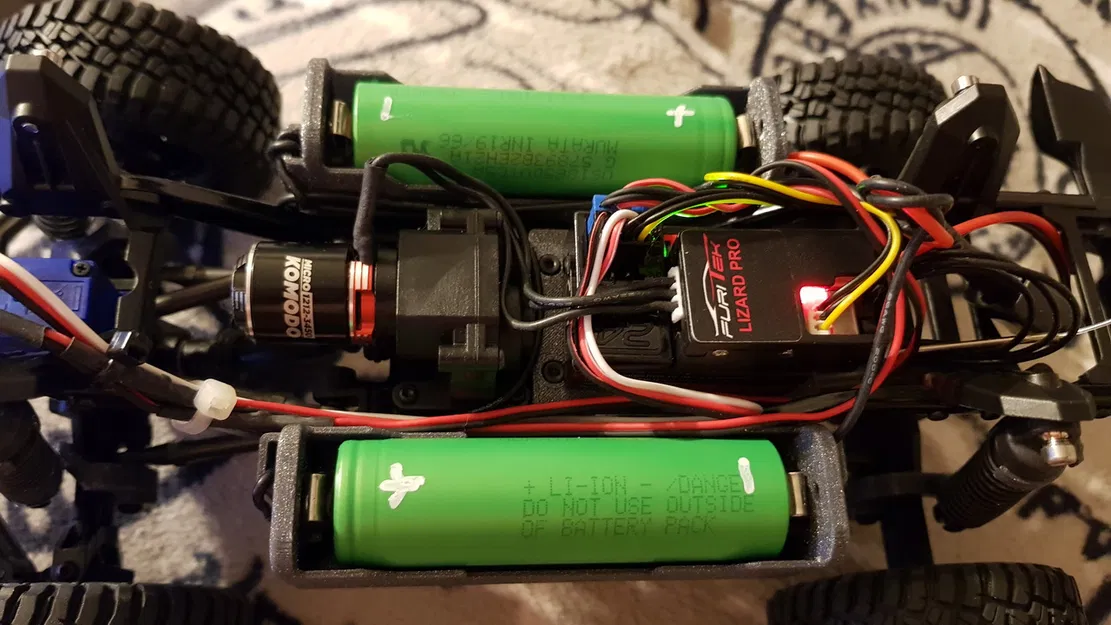 Giá đỡ pin 18650 cho TRX4M - Image 1