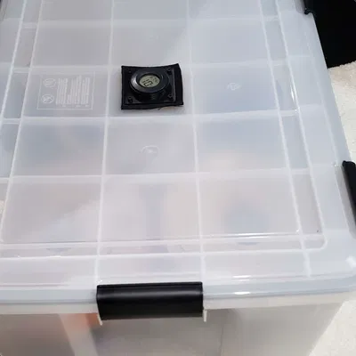 Giá Đỡ Ẩm Kế Cho Nắp Thùng