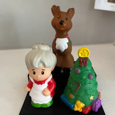 Giá Đỡ Trưng Bày Khán Đài Little People