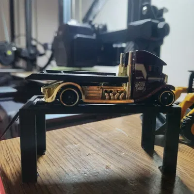 Kệ Trưng Bày Xe Hot Wheels 4 Trụ