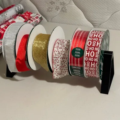 Giá Đỡ Cuộn Ruy Băng