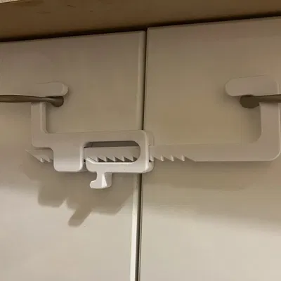 Móc Khóa Tủ - Chống Trẻ Em