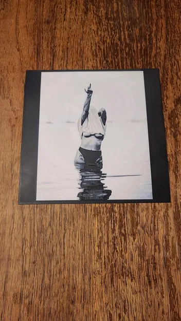 Nửa thân trên trần trụi Ngón tay thối Hueforge - Image 2