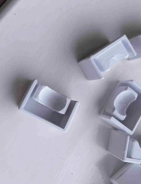 Nắp che nhỏ cho giá đỡ thanh ray rèm HomeBase - Image 2