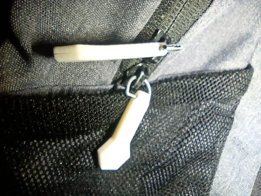 Nút Chặn Dây Kéo Zip Toggle - Image 2