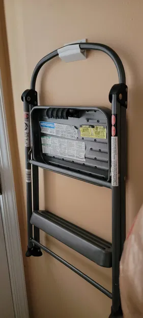 Giá Treo Tường Cho Ghế Bước Cosco - Image 1