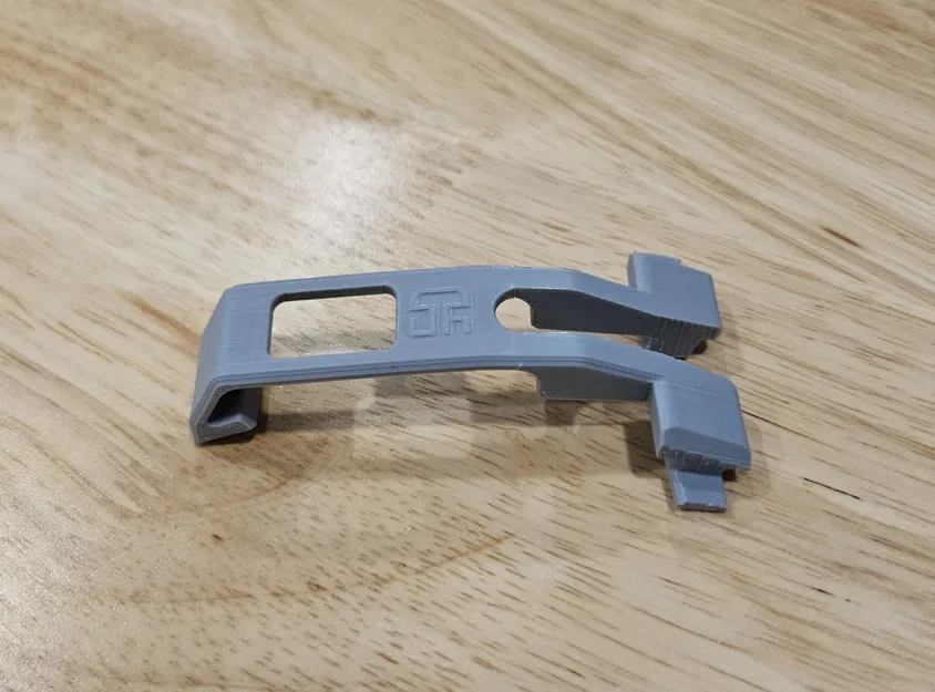 Kẹp giữ dây kính trượt tuyết cho mũ bảo hiểm Giro - Image 1