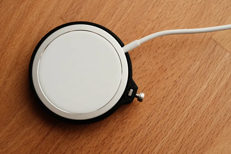 Giá Đỡ Sạc Magsafe Cho Hệ Thống Brodit - Image 1