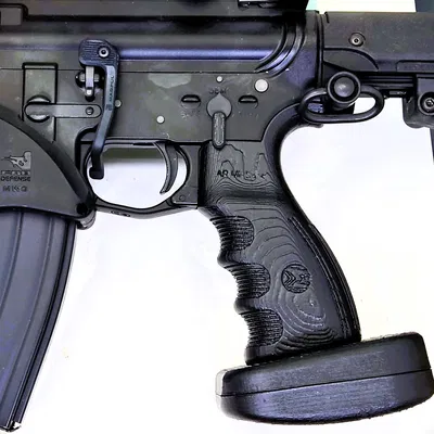 Tay Nắm Súng Lục Bắn Tỉa AR