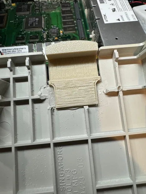 Kẹp Vỏ Máy Macintosh LC - Image 3