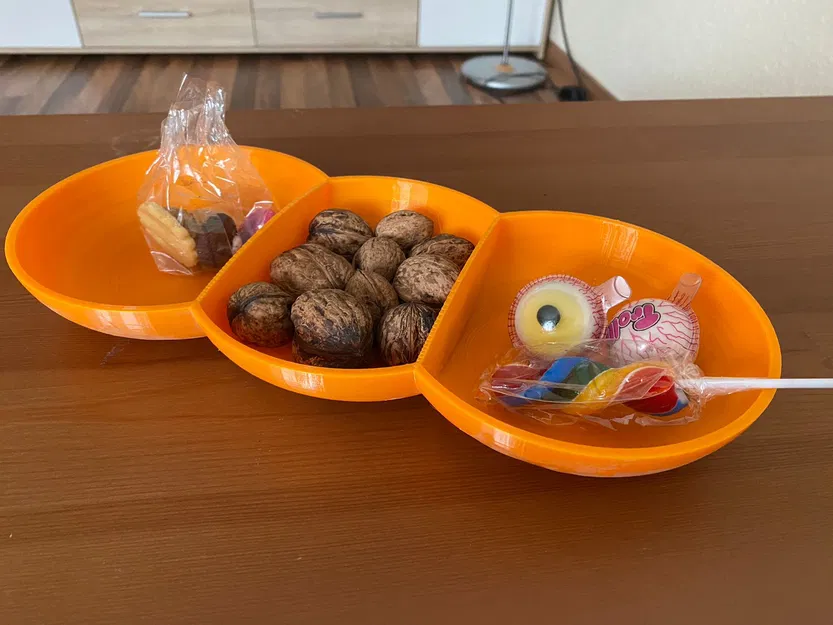 Khay Đựng Đồ Ăn Vặt 3 Ngăn - Image 1