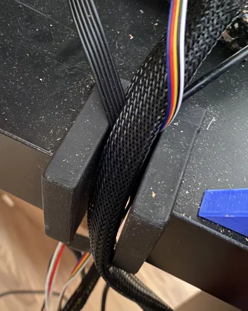 Bảo vệ cáp cho Tủ Ikea Lack - Image 1