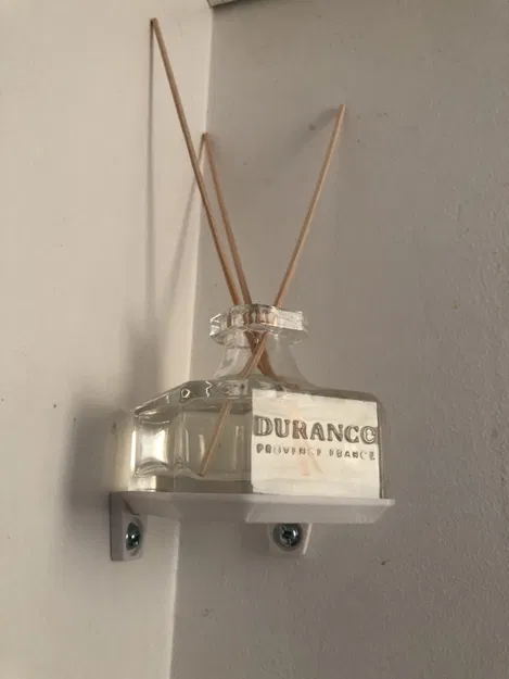 Kệ Góc Treo Lọ Tinh Dầu Reed Diffuser - Image 1