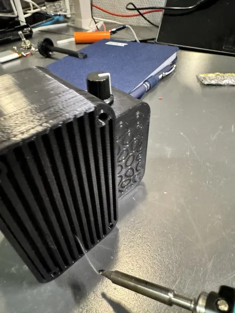 Máy Hút Khói Hàn Pin Sạc - Image 1