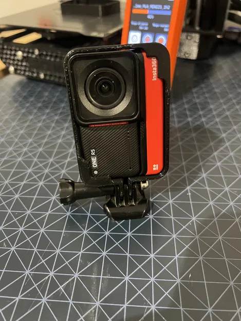 Giá đỡ dọc cho Insta 360 One RS - Image 1