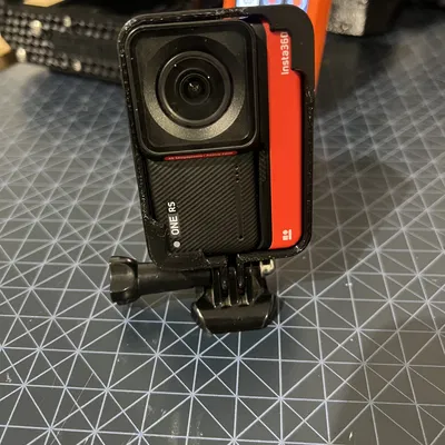 Giá đỡ dọc cho Insta 360 One RS