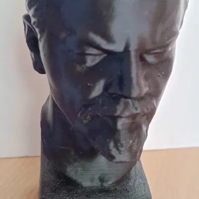 Tượng Bán Thân Lenin