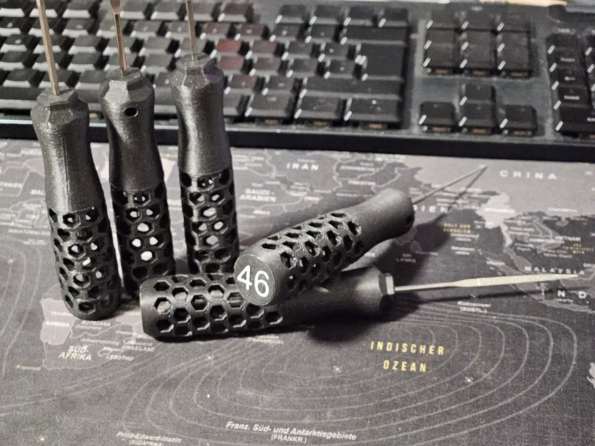 Tay cầm công cụ 2,5 mm x 2,5 mm - Image 1