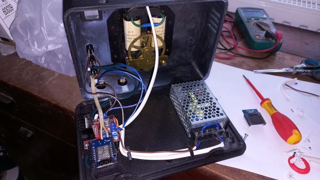 Vỏ cho bộ tạo xung cho đồng hồ Pragotron/Elektrocas/IBM 24V - Image 6