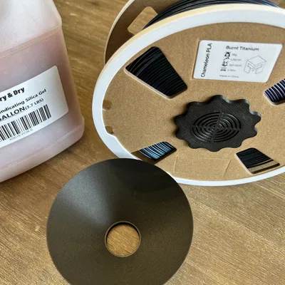 Giá Đỡ Cuộn Giấy Hút Ẩm Có Thể Điều Chỉnh / Hộp Chứa Có Phễu (File Fusion 360)