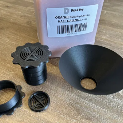 Giá Đỡ Cuộn Giấy Hút Ẩm Có Thể Điều Chỉnh / Hộp Chứa Có Phễu (File Fusion 360)