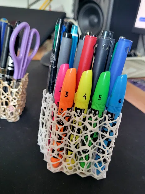 Ống Cắm Bút Hình Lục Giác Voronoi - Image 1