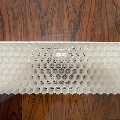 Giá đỡ sơn dạng chai nhỏ giọt treo tường