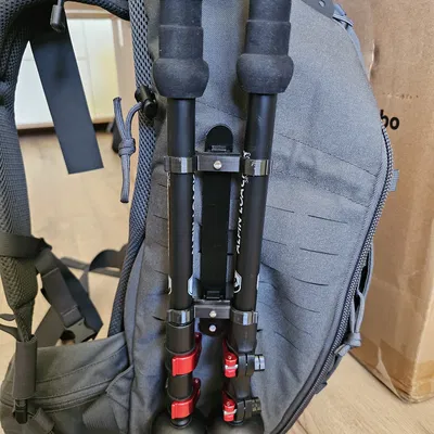 Gắn Gậy Đi Bộ Lên Ba Lô Molle