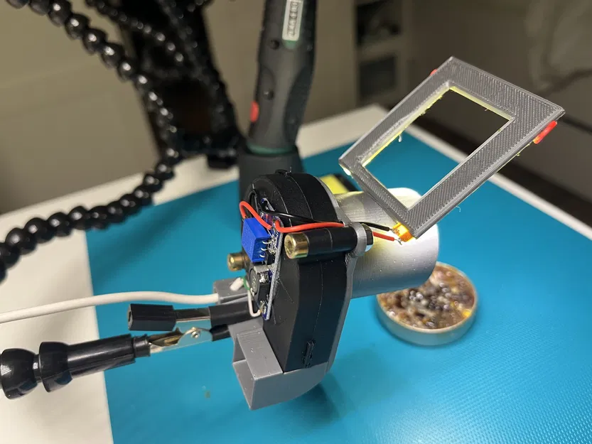 Máy Hút Khói Hàn Có Đèn Chiếu Sáng Tiện Lợi - Image 3