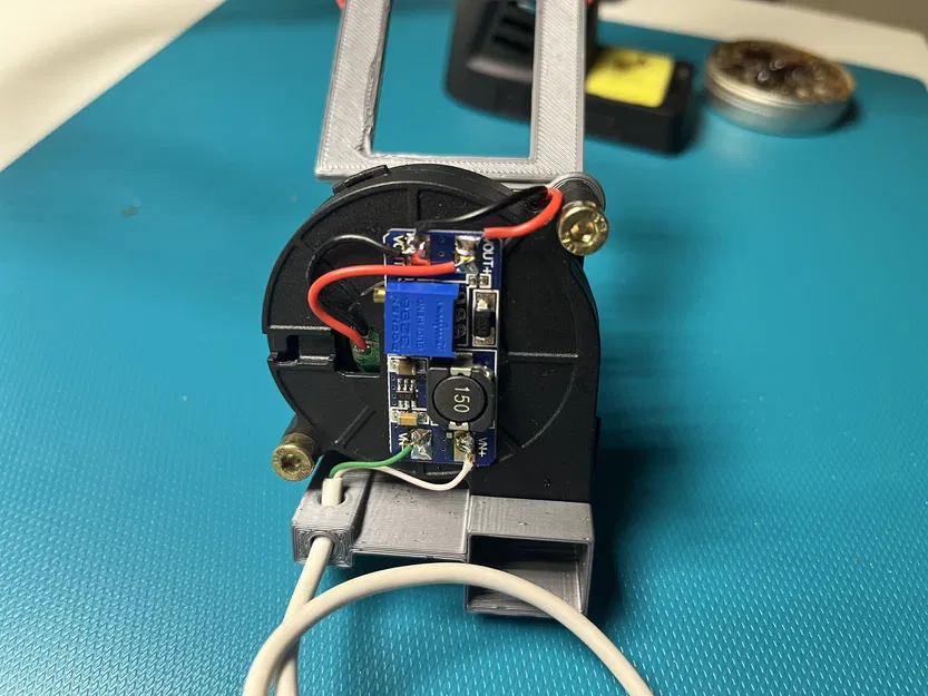 Máy Hút Khói Hàn Có Đèn Chiếu Sáng Tiện Lợi - Image 5