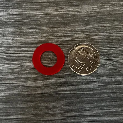 Mô hình xu Euro có lỗ