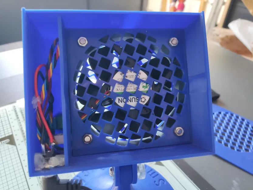 Máy hút khói "The Smokey Sucker" - Image 4