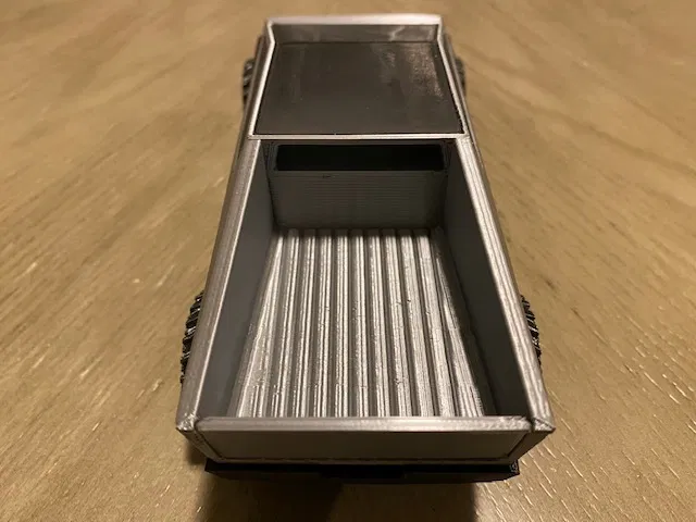 Tesla Cybertruck có cửa sổ trời, cửa sổ sau và cốp sau khớp nối (Snap Fit) - Image 4