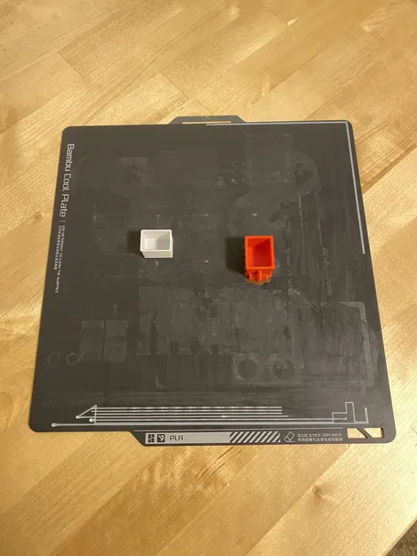 Mô hình Cooler Igloo Little Playmate Tỷ lệ 1/10 - Nhiều màu - Lắp ghép - Dễ tháo gá đỡ - Image 3