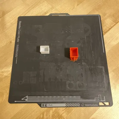 Mô hình Cooler Igloo Little Playmate Tỷ lệ 1/10 - Nhiều màu - Lắp ghép - Dễ tháo gá đỡ