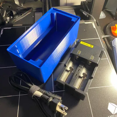 Kệ Sạc Intellicharger i2 Chuẩn Gridfinity 2x4