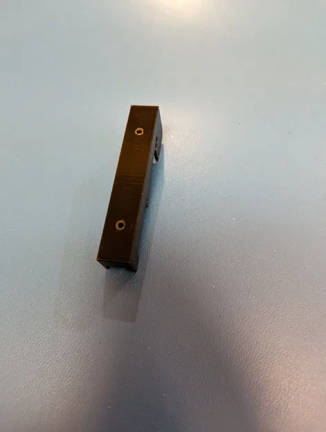 Giá đỡ 3 móc cho thanh ray dọc Rubbermaid/Closetmaid - Image 3