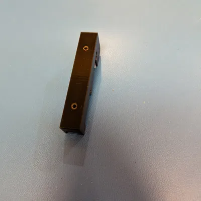 Giá đỡ 3 móc cho thanh ray dọc Rubbermaid/Closetmaid