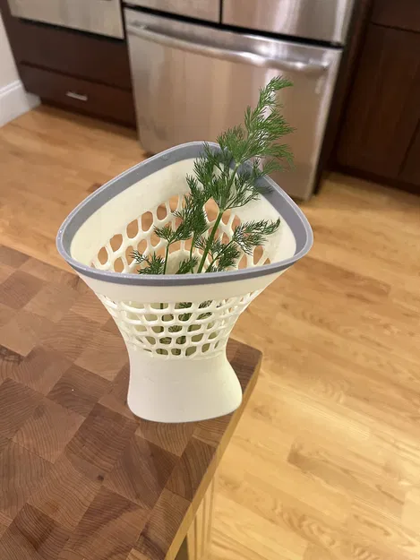 Bình Hoa Số 4: Nhìn Xuyên Qua - Image 2