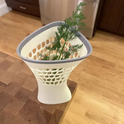 Bình Hoa Số 4: Nhìn Xuyên Qua