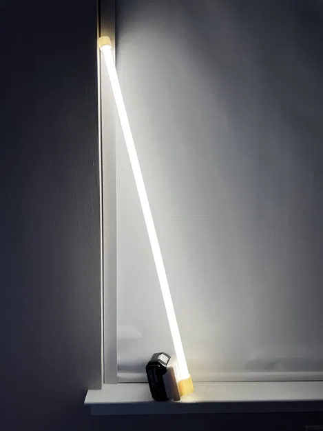 Đèn làm việc Makita - Image 1