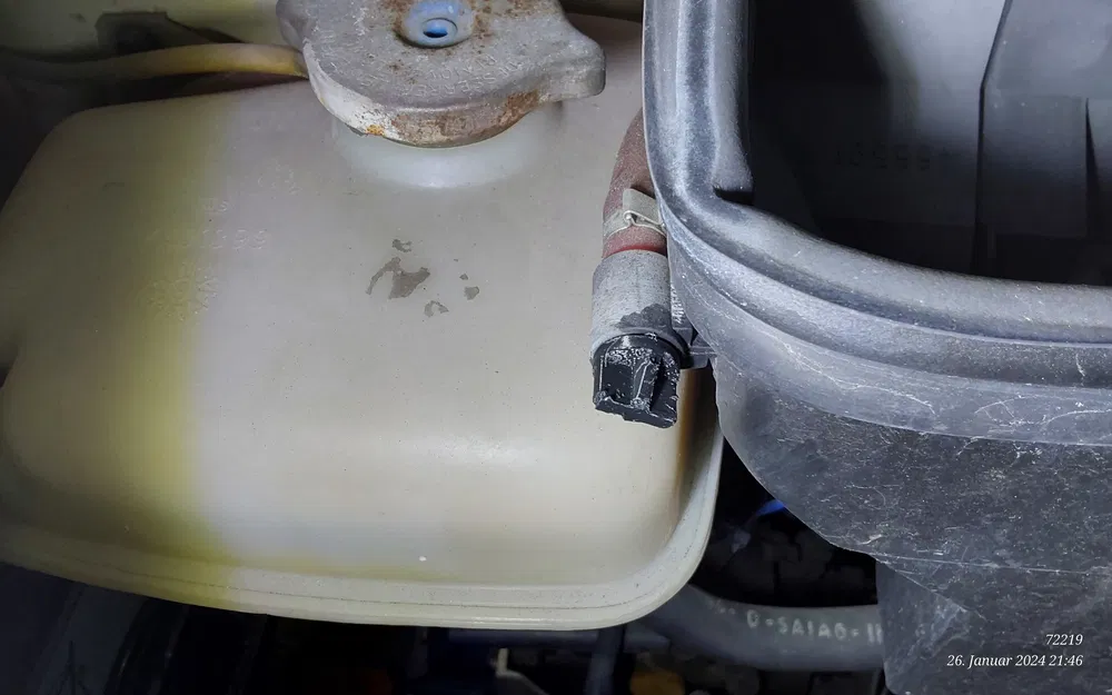 Chốt Thông Hơi Két Nước Ducato - Image 3