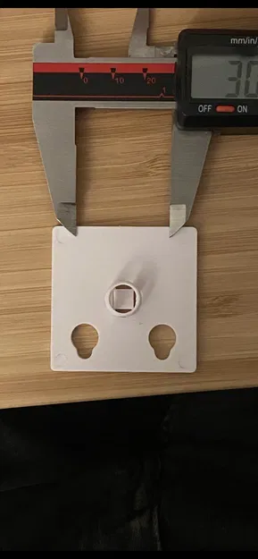 Chân đế bảng ghim bằng nhựa - Image 1