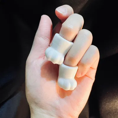 Móng Vuốt Mèo Ngón Tay