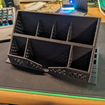 Chân giữ USB & thẻ SD đối xứng để bàn