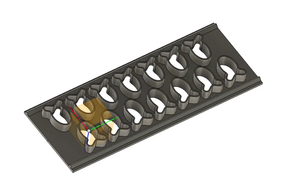 Khuôn Cắt Bánh Vàng Hình Cá Vàng - Image 1